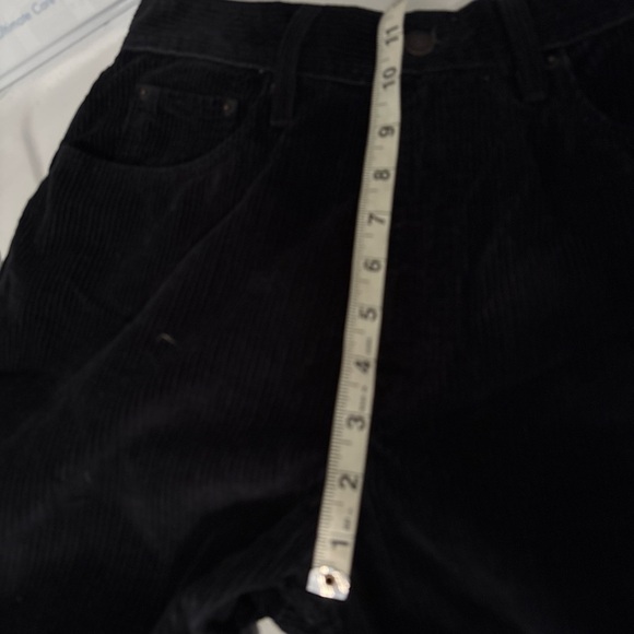 NWT Levi's High Waisted Black Tapered Corduroy Mom Jeans Pants Size 30 X 30 - Picture 12 of 13